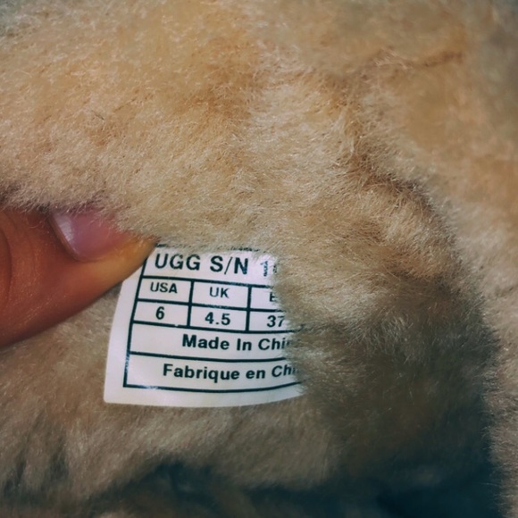 UGGs Navy and Silver Sparkle Sequin Winter Boots - Picture 4 of 4